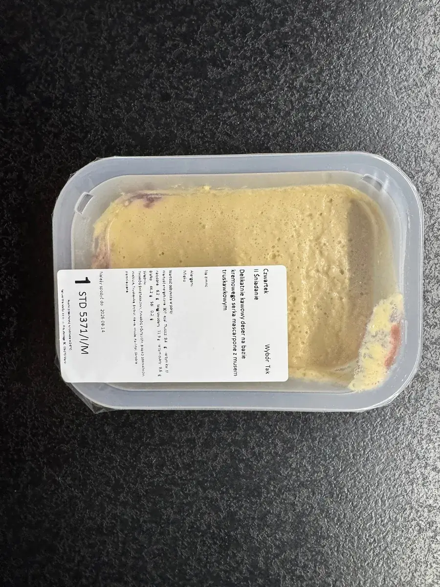 Deser MójCatering w oryginalnym pojemniku z etykietą