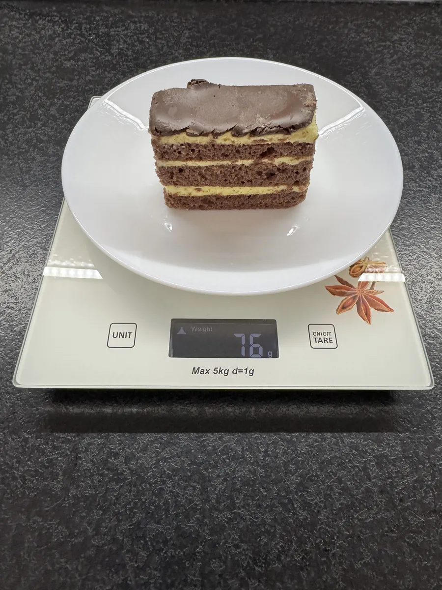 Ciasto czekoladowa Stefanka, Kuchnia Vikinga, na wadze kuchennej: 76 g
