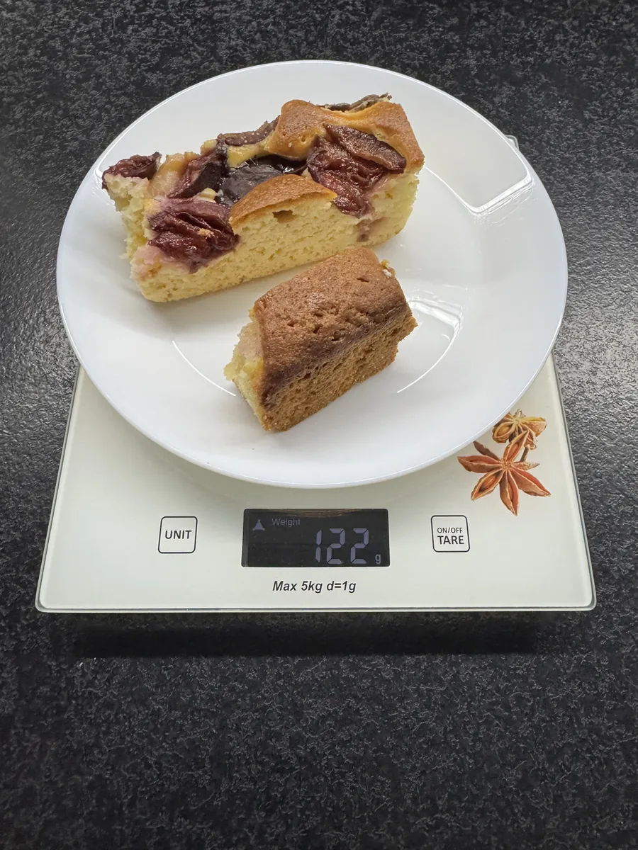 Placek maślany ze śliwkami, Kuchnia Vikinga, na wadze kuchennej: 122 g
